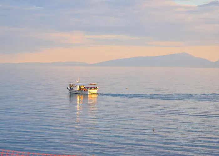Zer, 630 80, Greece ネア・イラクリア